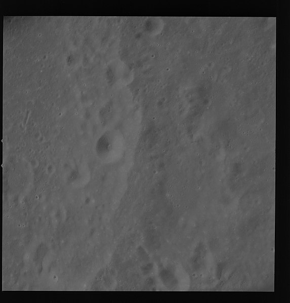 File:AS08-17-2697 - Apollo 8 - Apollo 8 Mission image, Moon, Farside - NARA - 16671365.jpg