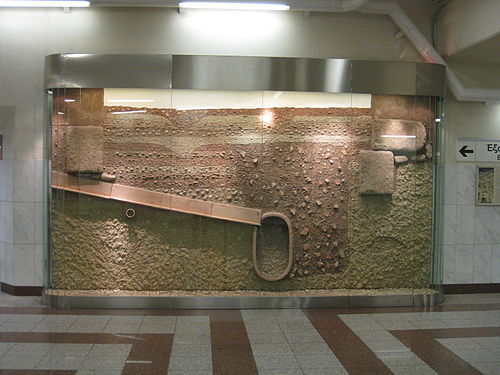 Acropolis Metro-Station.JPG