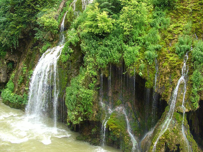 File:Aksu Deresi (Aksu Stream).JPG