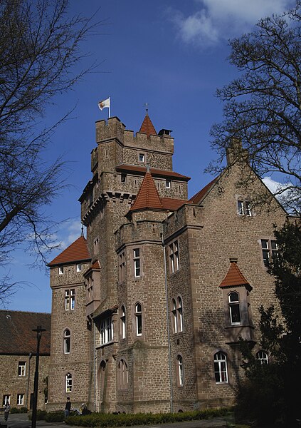 File:Altenhausen, Schloss.jpg