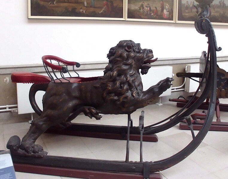 File:Ancient sled 18th century 17.jpg