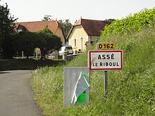 Fichier:Assé-le-Riboul_(Sarthe)_entrée.jpg