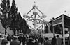 Straßenszene auf der Expo 1958