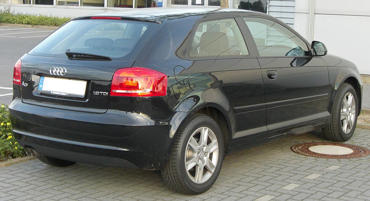 https://upload.wikimedia.org/wikipedia/commons/thumb/4/43/Audi_A3_8P_1.9TDI_2.Facelift_rear.jpg/1200px-Audi_A3_8P_1.9TDI_2.Facelift_rear.jpg