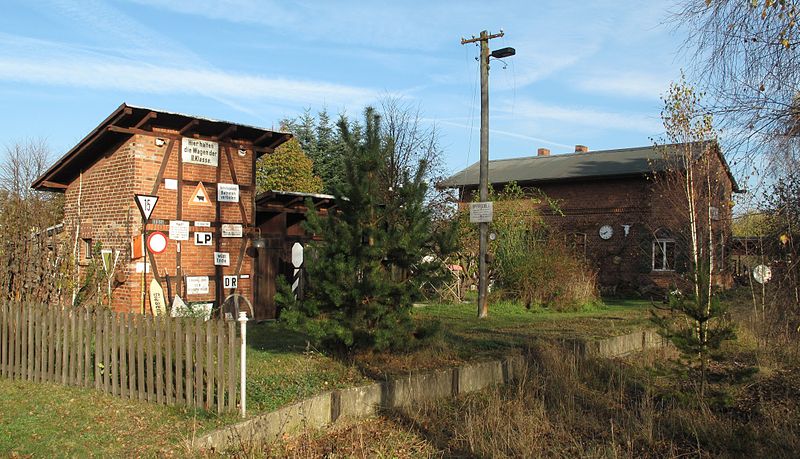 File:Bahnhof Briescht 03.jpg