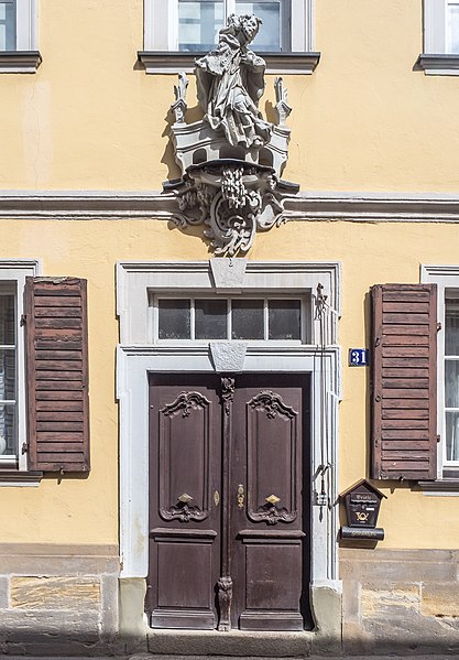 File:Bamberg Frauenstraße Tür -20170715-RM-100139.jpg