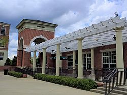 The Barnes & Noble campus bookstore Barnes & Noble in Troy.jpg