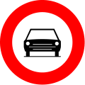 C5: No entry for drivers of motor vehicles with more than two wheels and motorcycles with sidecar