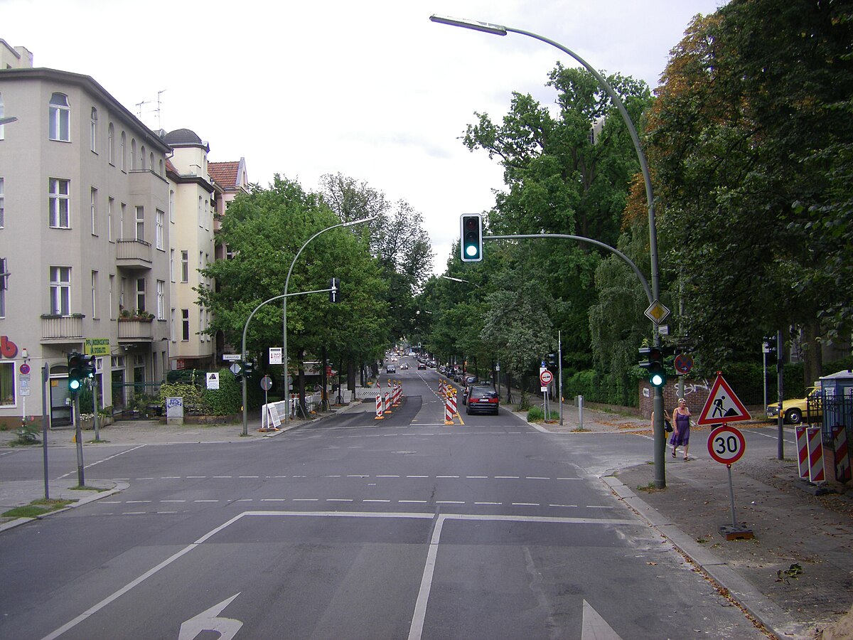 File:Berlin-Steglitz Grunewaldstrasse.JPG - Wikimedia Commons