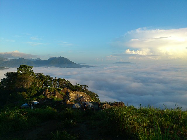 640px-Bhakti_Mulya,_Bengkayang_Sub-District,_Bengkayang_Regency,_West_Kalimantan,_Indonesia_-_panoramio.jpg (640×480)