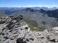 Blick nach Südosten zum Albulapass mit dem Schiefergestein des Igl Compass im Vordergrund