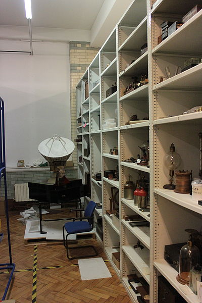 File:Blythe House Science Museum stores tour 15.JPG