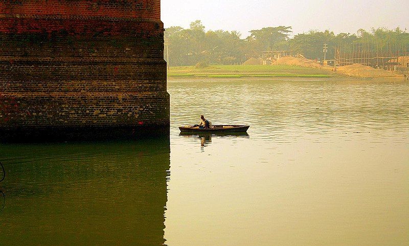 File:Boat and bridge, Dhaka.jpg