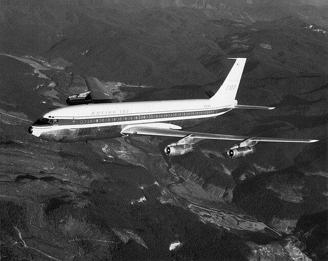 Early 707-120 in Boeing livery. This aircraft, N709PA, would later crash in 1963 as Pan Am Flight 214.