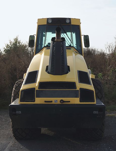 File:Bomag BW 219 DH-4i 1610.jpg