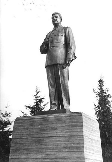 Bundesarchiv Bild 183 11500 0497, Berlin, Karl Marx Allee, Denkmal Stalin
