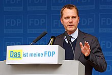 Bundesgesundheitsminister Daniel Bahr (FDP) (10578299365).jpg