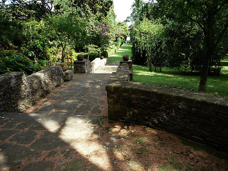 File:Buscot Park - geograph.org.uk - 1691986.jpg