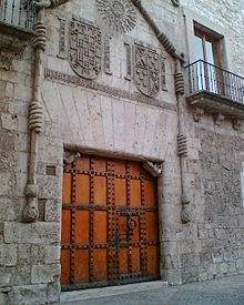 Casa del Cordon (Puerta).jpg