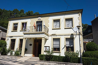 Casa do concello de Carballeda de Valdeorras, provincia de Ourense.jpg