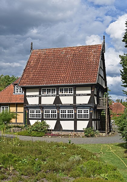 File:Celle Bienenmuseum.jpg