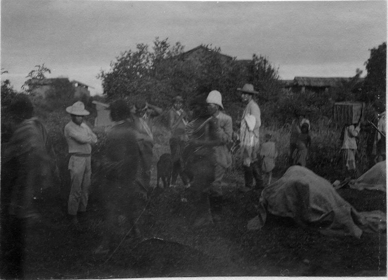 File:Chorotes vid expeditionens läger. Gran Chaco. Bolivia - SMVK - 003601c.tif