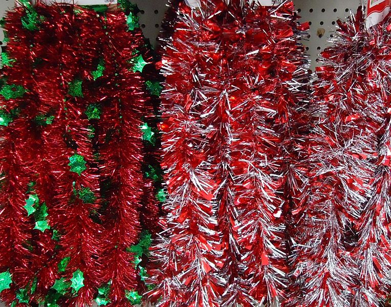 File:Christmas decorations in a store 10.jpg