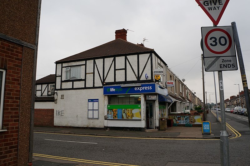 File:Corner Shop on Convamore Road, Grimsby - geograph.org.uk - 4155690.jpg