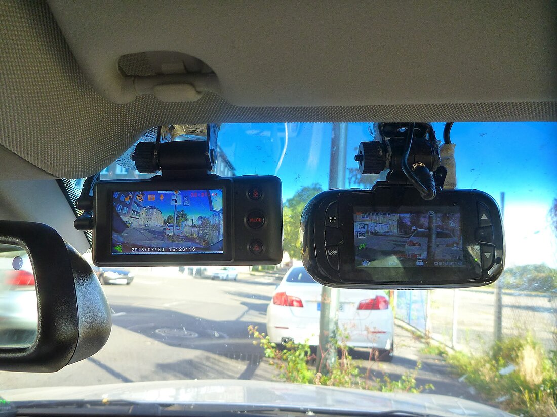 File:Dashcams P1210466.JPG