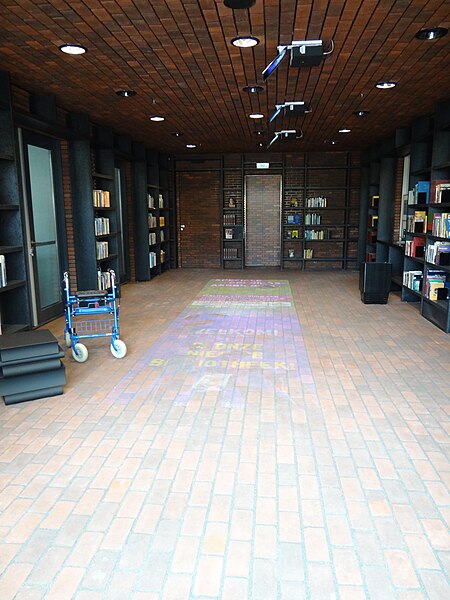 File:De Boekenberg - Spijkenisse -april 2012- (7116253573).jpg