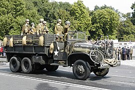 Soldats polonais portant les uniformes de la Seconde Guerre mondiale, Varsovie, 2008.