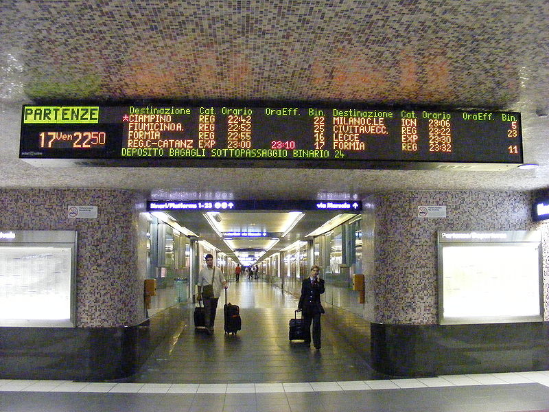 File:Electronic departure sign at Stazione Termini (Rome).jpg