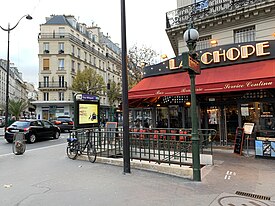 תחנת הכניסה מטרו גיא מוקה פריז 1.jpg