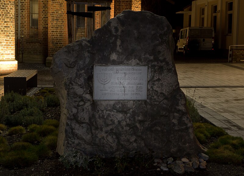 File:Eschweiler, Synagoge Moltkestraße, Gedenkstein.jpg