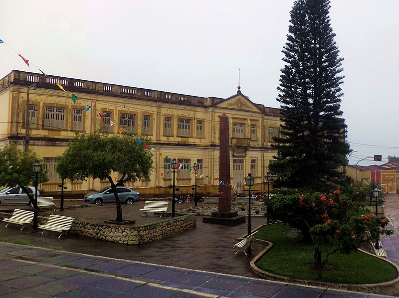 File:Escola e Praça Ministro José Américo de Almeida (Areia-PB).jpg