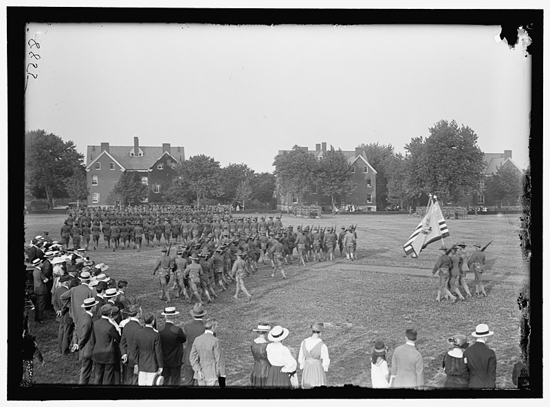 File:FORT MYER OFFICERS TRAINING CAMP LCCN2016867855.jpg