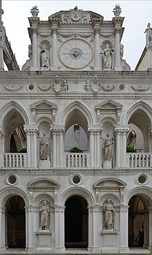 Facciata dell'Orologio Palazzo Ducale Venezia.jpg