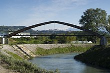 The San Giovanni Teatino Bridge over the Pescara River Fiume Pescara 06.jpg