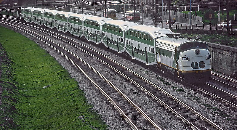 File:Five Photos, Neat Light, Toronto Passenger Trains -- 5 Photos (35255137266).jpg