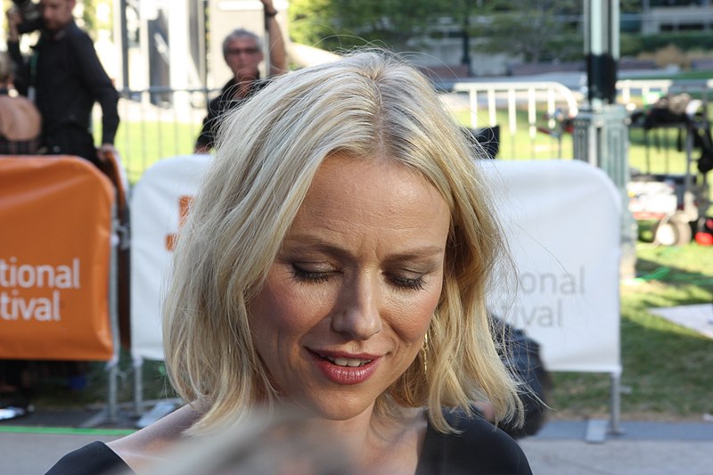 File:Flickr - Bucajack - Naomi Watts - TIFF 09.jpg