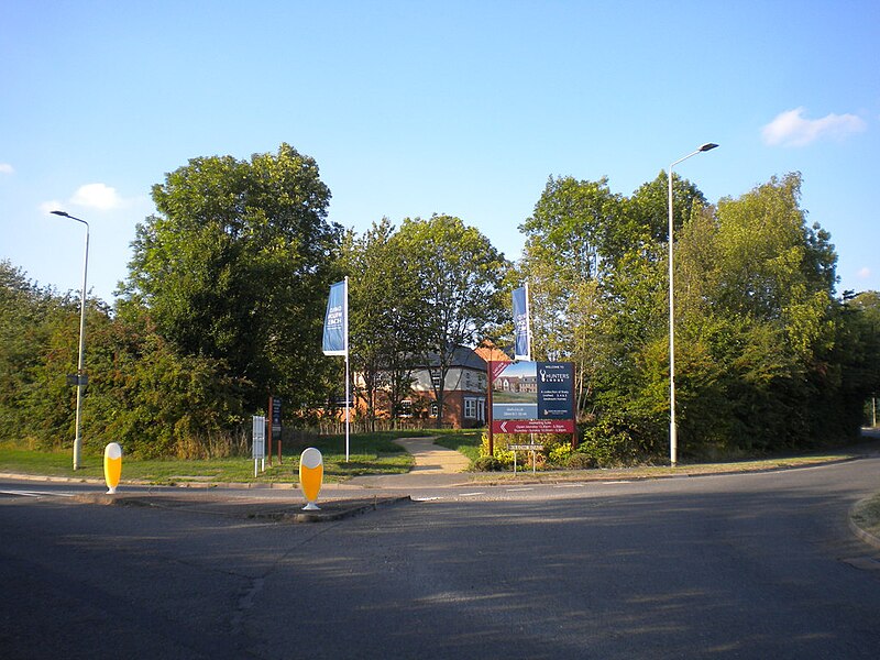 File:Footpath into Hunters Lodge, Barrow upon Soar - geograph.org.uk - 5900412.jpg