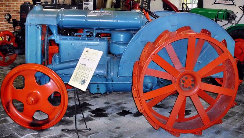 File:Fordson Traktor.jpg