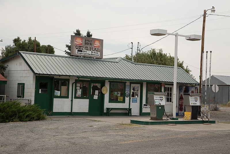 File:Fort Rock IMG 7674 (37374731532).jpg