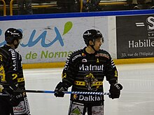 Fotografía de François-Pierre Guénette con el maillot negro de Rouen