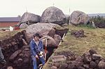 Gånggriften Hjelmarsrör i Falköping, Västergötland, är från Mellanneolitikum A. Här fotograferad under utgrävning 1994.