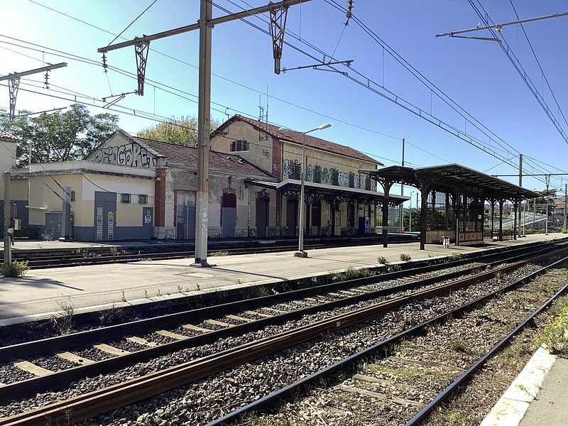 File:Gare de l'Estaque.jpg