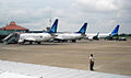 Der internationale Flughafen Soekarno–Hatta war 2011 in der Liste der größten Flughäfen nach Passagieraufkommen an zwölfter Stelle.