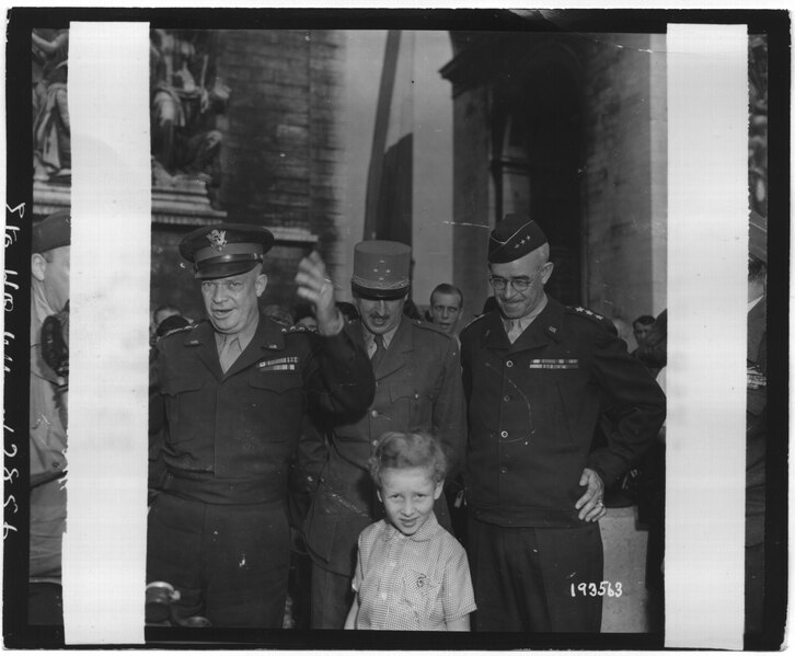 File:General Eisenhower with General Pierre Kœnig and Lt. Gen. Omar Bradley at the Arc de Triomphe - NARA - 6003969.tif