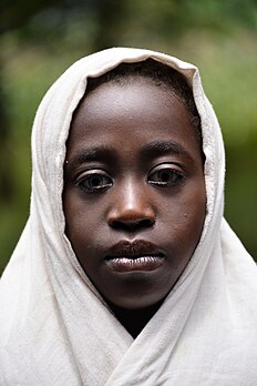 Jeune femme de l'ethnie Welaytas. (définition réelle 4 016 × 6 016)