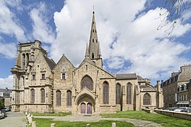 甘冈圣母教堂（法语：Basilique Notre-Dame-de-Bon-Secours de Guingamp）